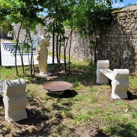 Saint Pierre Hotel La Trimouille